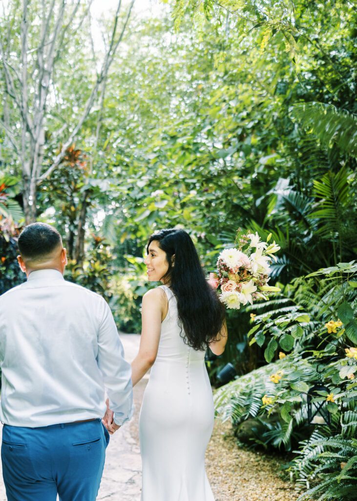 couples walking, holding hands